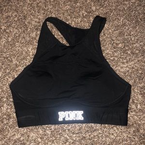 High-neck sports bra